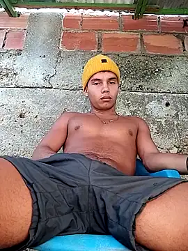 Snapshot of alex_candela chatting on 24, 10, 2025 alex candela online show from 24, 10, 2025