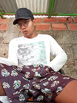 Snapshot of alex_candela chatting on 26, 11, 2025 alex candela online show from 26, 11, 2025