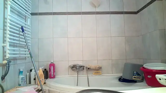 Kalia Cross online show from 16, 10, 2025