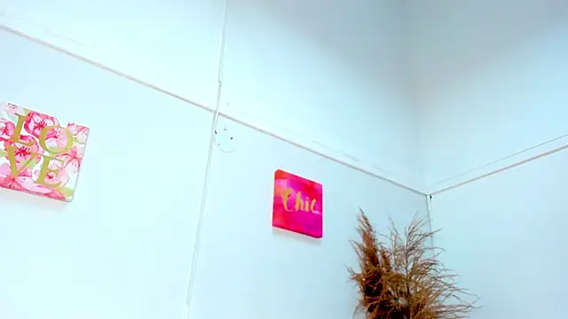 Snapshot of AnnieSofiia chatting on 6, 10, 2025 AnnieSofiia online show from 6, 10, 2025