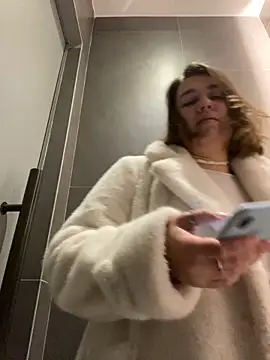 SuzieMurray online show from 6, 12, 2024