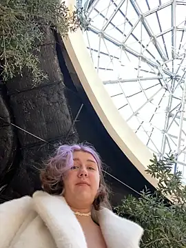 SuzieMurray online show from 20, 12, 2024