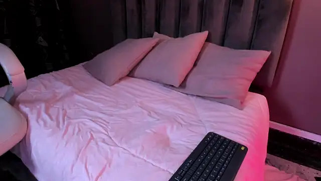 Snapshot of anniemayerx_ chatting on 24, 1, 2025 anniemayerx online show from 24, 1, 2025