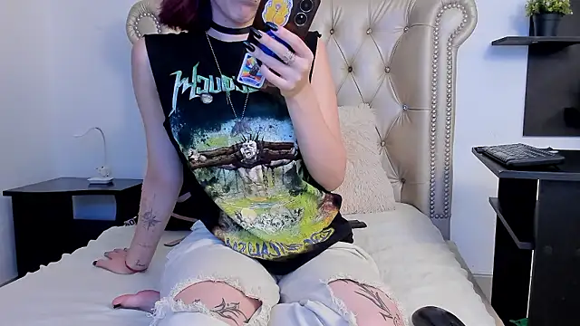 Snapshot of AlexaFoxy18 chatting on 3, 12, 2024 AlexaFoxy18 online show from 3, 12, 2024