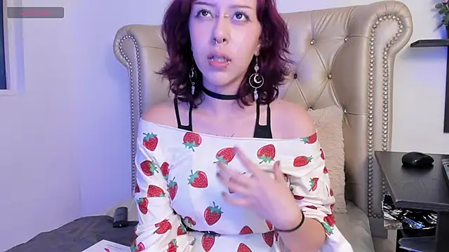 Snapshot of AlexaFoxy18 chatting on 12, 2, 2025 AlexaFoxy18 online show from 12, 2, 2025