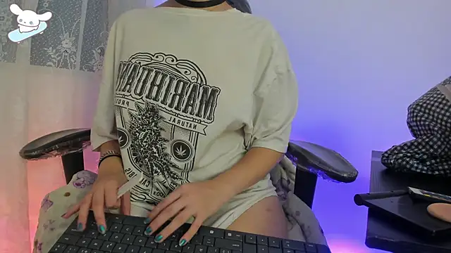 Snapshot of AlexaFoxy18 chatting on 16, 10, 2025 AlexaFoxy18 online show from 16, 10, 2025