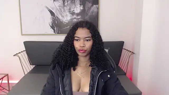 Shenna brunette  online show from 26, 12, 2024