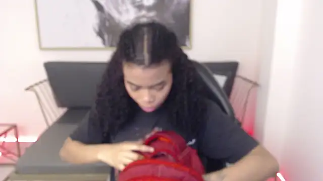 Shenna brunette  online show from 27, 12, 2024