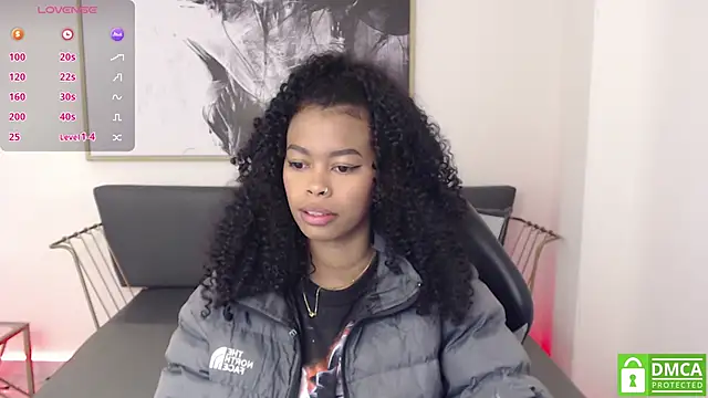 Shenna brunette  online show from 28, 12, 2024