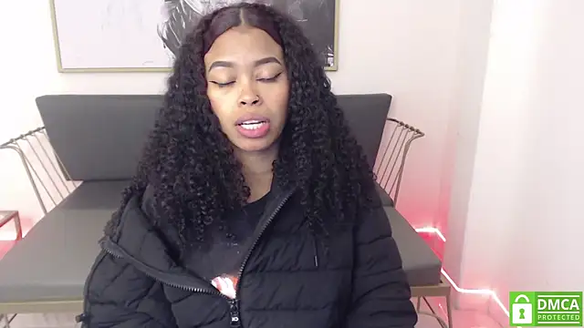 Shenna brunette  online show from 18, 1, 2025