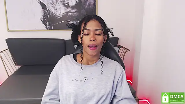 Shenna brunette  online show from 22, 1, 2025