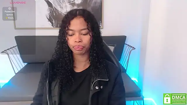 Shenna brunette  online show from 25, 1, 2025