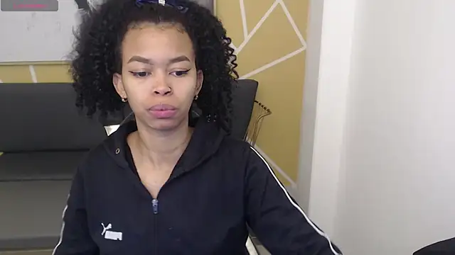 Shenna brunette  online show from 6, 3, 2025