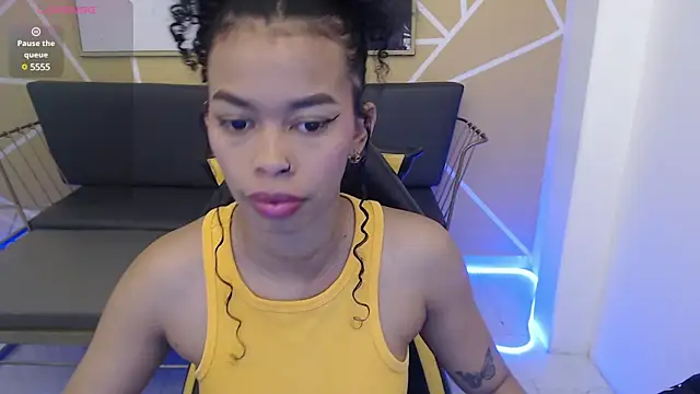 Shenna brunette  online show from 12, 3, 2025