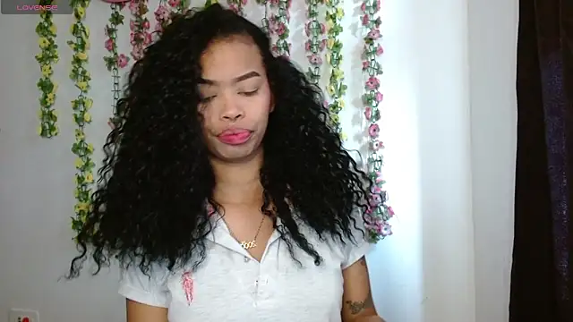 Shenna brunette  online show from 14, 12, 2025