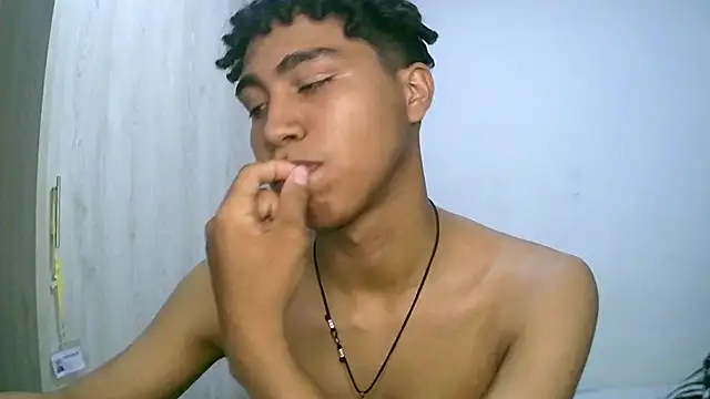 Snapshot of sexy_diamante_ chatting on 5, 11, 2025 sexy diamante online show from 5, 11, 2025