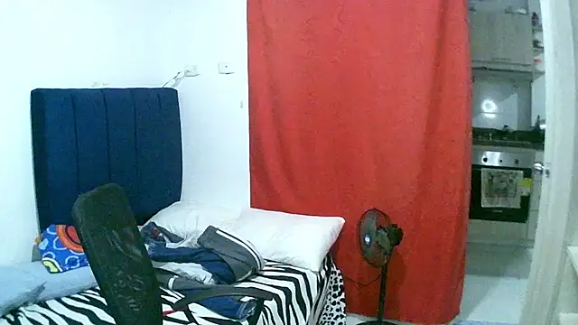 sexy diamante  online show from 13, 1, 2026