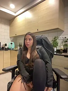 Snapshot of brazilianbbinuk chatting on 13, 11, 2025 brazilianbbinuk online show from 13, 11, 2025