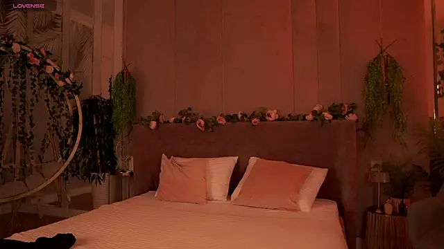 Smiley Mia online show from 14, 9, 2025