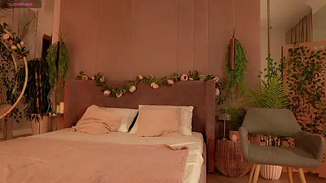 Smiley Mia online show from 16, 10, 2025