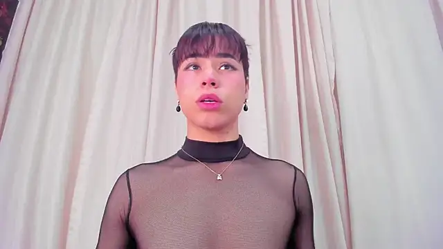 Snapshot of Little_michell chatting on 11, 1, 2025 Little michell online show from 11, 1, 2025