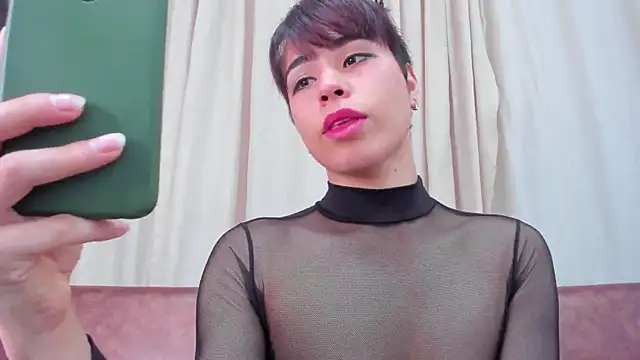 Snapshot of Little_michell chatting on 24, 1, 2025 Little michell online show from 24, 1, 2025