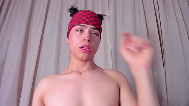 Snapshot of Little_michell chatting on 3, 2, 2025 Little michell online show from 3, 2, 2025