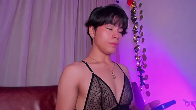 Snapshot of Little_michell chatting on 20, 9, 2025 Little michell online show from 20, 9, 2025