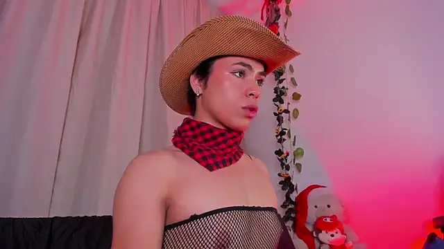 Snapshot of Little_michell chatting on 3, 11, 2025 Little michell online show from 3, 11, 2025