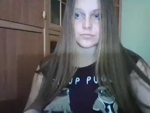 Snapshot of Evasapples chatting on 8, 12, 2024 Evasapples online show from 8, 12, 2024