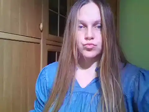 Snapshot of Evasapples chatting on 13, 12, 2024 Evasapples online show from 13, 12, 2024