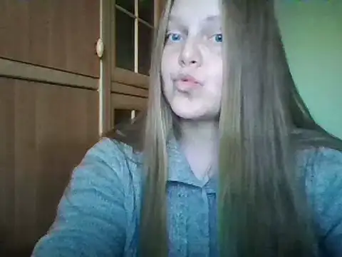 Snapshot of Evasapples chatting on 14, 12, 2024 Evasapples online show from 14, 12, 2024