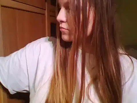 Snapshot of Evasapples chatting on 22, 12, 2024 Evasapples online show from 22, 12, 2024