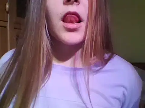 Snapshot of Evasapples chatting on 23, 12, 2024 Evasapples online show from 23, 12, 2024