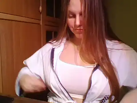 Snapshot of Evasapples chatting on 2, 1, 2025 Evasapples online show from 2, 1, 2025