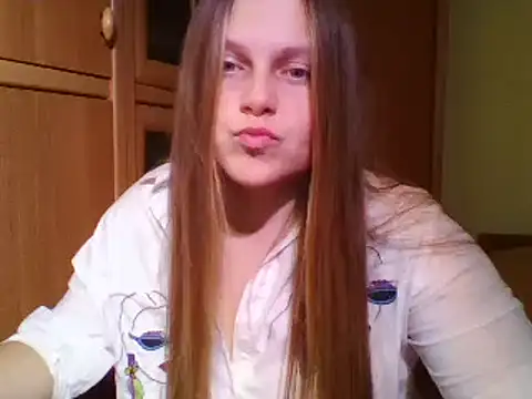 Snapshot of Evasapples chatting on 3, 1, 2025 Evasapples online show from 3, 1, 2025