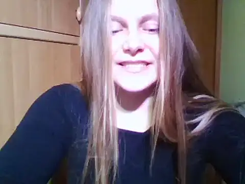 Snapshot of Evasapples chatting on 3, 1, 2025 Evasapples online show from 3, 1, 2025