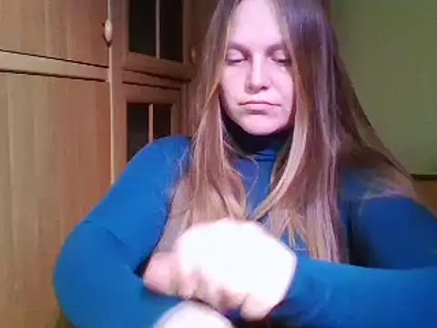 Snapshot of Evasapples chatting on 5, 1, 2025 Evasapples online show from 5, 1, 2025