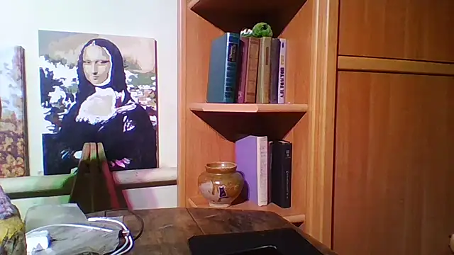 Snapshot of Evasapples chatting on 8, 1, 2025 Evasapples online show from 8, 1, 2025