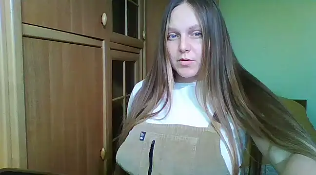 Snapshot of Evasapples chatting on 9, 1, 2025 Evasapples online show from 9, 1, 2025