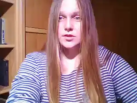 Snapshot of Evasapples chatting on 9, 1, 2025 Evasapples online show from 9, 1, 2025