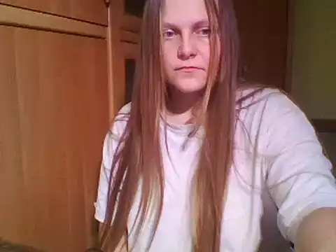 Snapshot of Evasapples chatting on 8, 2, 2025 Evasapples online show from 8, 2, 2025