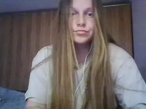 Snapshot of Evasapples chatting on 19, 3, 2025 Evasapples online show from 19, 3, 2025