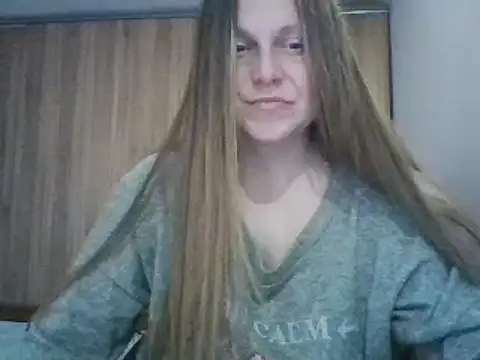 Snapshot of Evasapples chatting on 20, 3, 2025 Evasapples online show from 20, 3, 2025