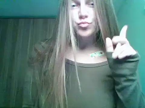 Snapshot of Evasapples chatting on 14, 9, 2025 Evasapples online show from 14, 9, 2025