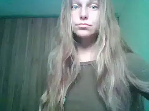 Snapshot of Evasapples chatting on 18, 9, 2025 Evasapples online show from 18, 9, 2025