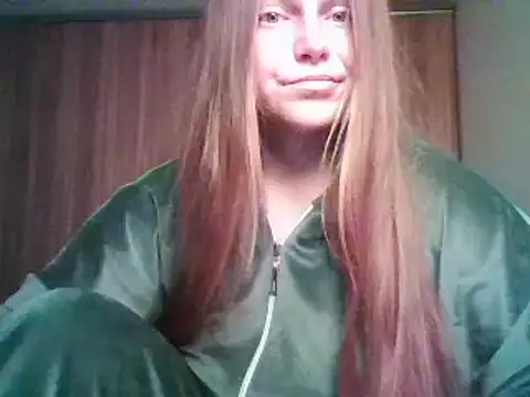 Snapshot of Evasapples chatting on 12, 10, 2025 Evasapples online show from 12, 10, 2025