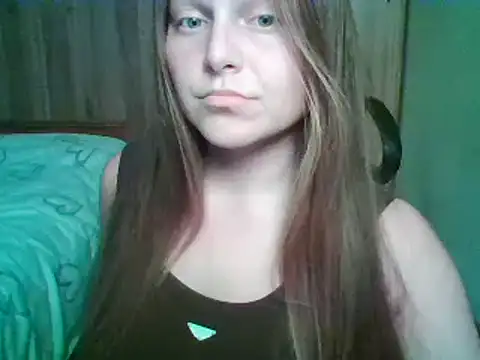 Snapshot of Evasapples chatting on 17, 10, 2025 Evasapples online show from 17, 10, 2025