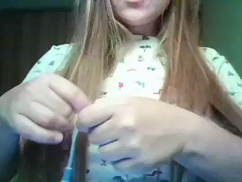 Snapshot of Evasapples chatting on 18, 10, 2025 Evasapples online show from 18, 10, 2025