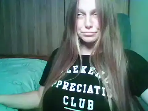 Snapshot of Evasapples chatting on 27, 10, 2025 Evasapples online show from 27, 10, 2025